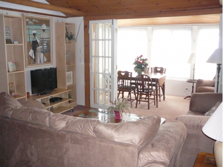 Cottage D: Living room 