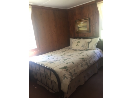 Cottage D: Bedroom 