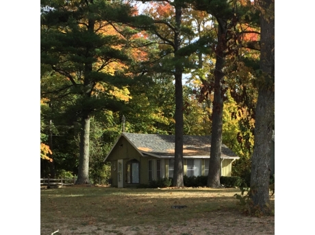 Cottage A: Fall Color Change