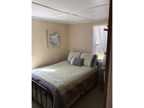 Cottage A: Bedroom