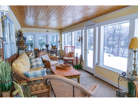 Our guests will have access to enclosed porch with dining area.  Spectacular view of Lake Charlevoix!