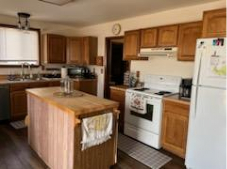 Spacious kitchen 